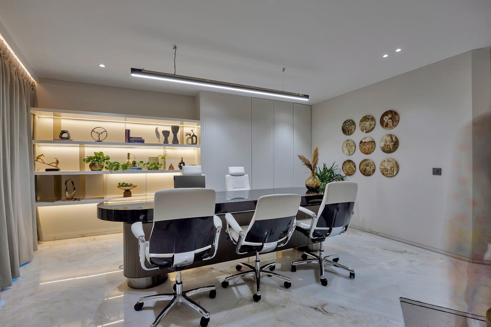 Cabin: executive desk with visitor seating